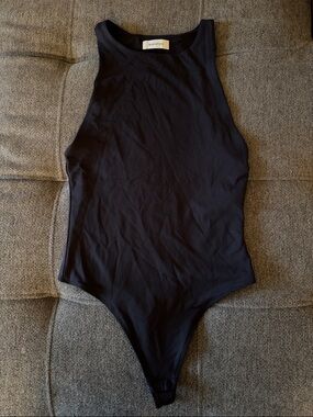 Aritzia Babaton Bodysuit